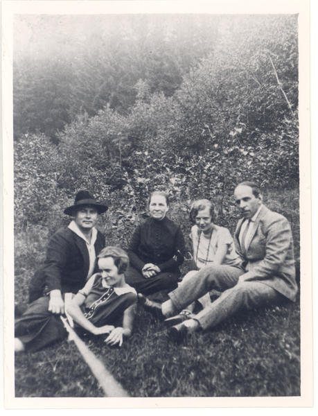 Johannes Vares-Barbarus ja Emilie Vares, Johannes Semperi ema ja Johannes ja Aurora Semper Paistus. 1936. EKM EKLA, A-30: 136.
