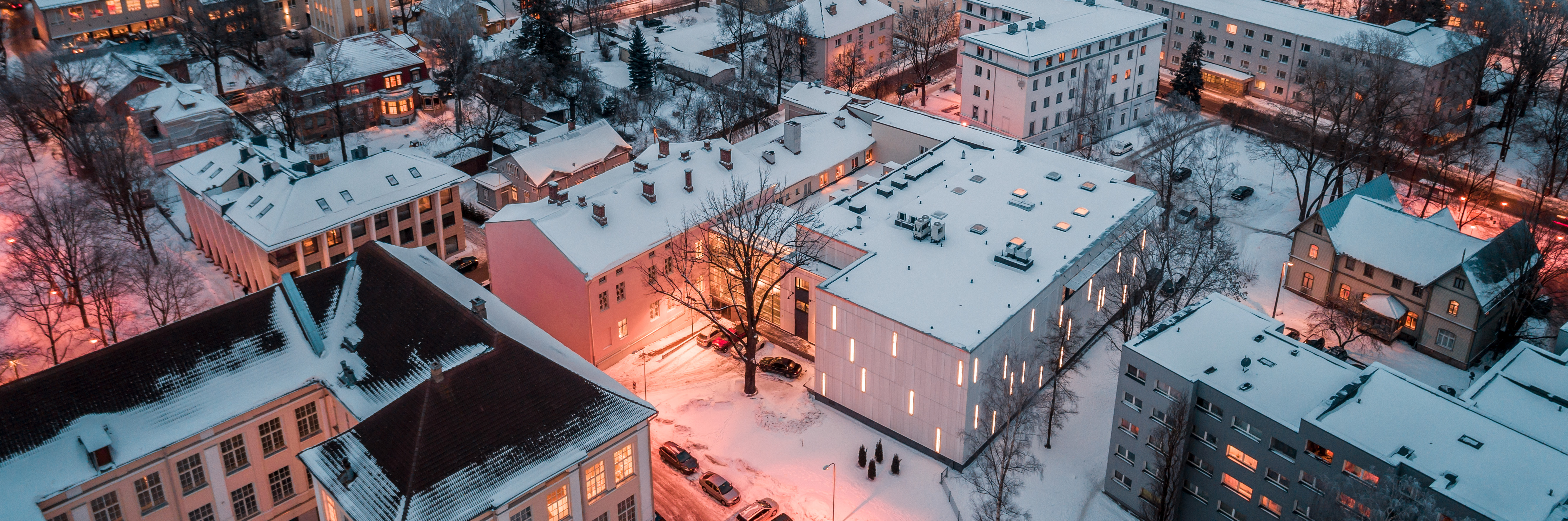 Eesti Kirjandusmuuseum talvel. Droonifoto