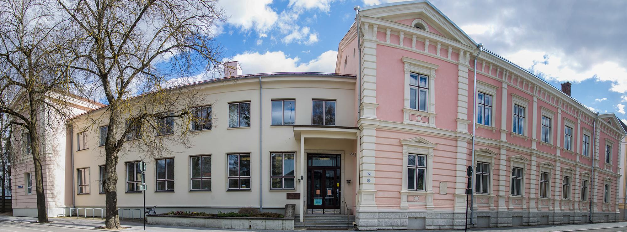 Eesti Kirjandusmuuseumi hoone 2020. aasta kevadel. Foto: Alar Madisson