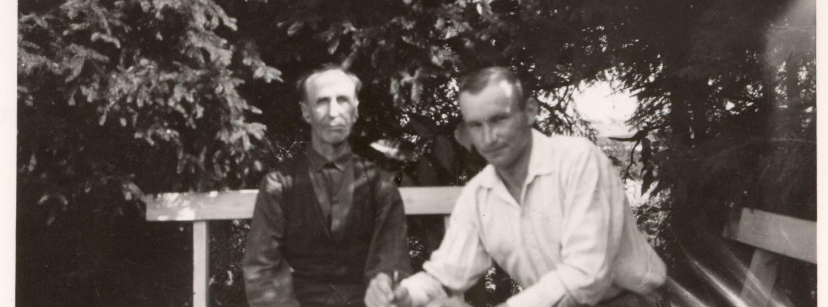 Fotol: Jutustaja Kaarel Jürjenson ja koguja Richard Viidebaum (1933). ERA, Foto 191
