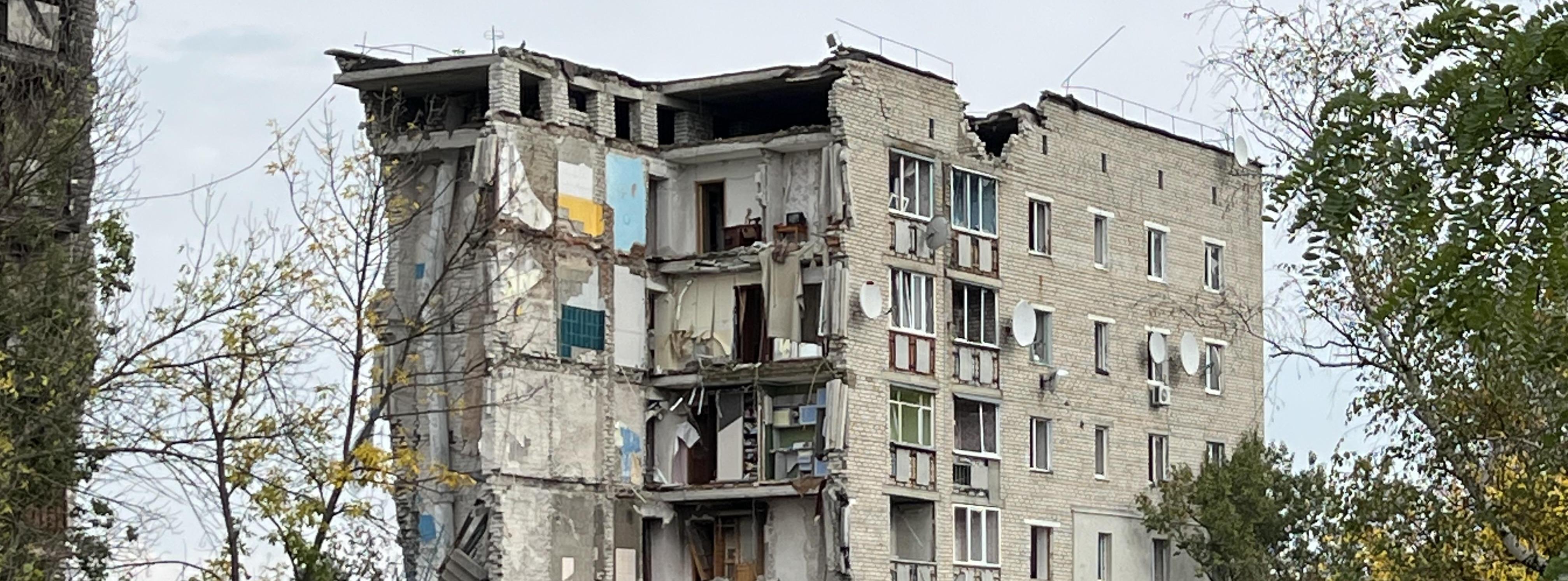 bombed flathouse in Izjum