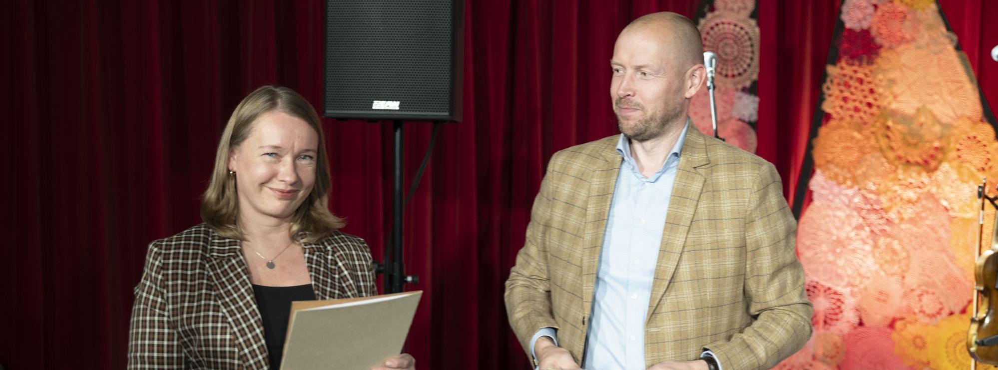 EKM direktor Piret Voolaid ja pärimusmuusikakeskuse juht Tarmo Noormaa