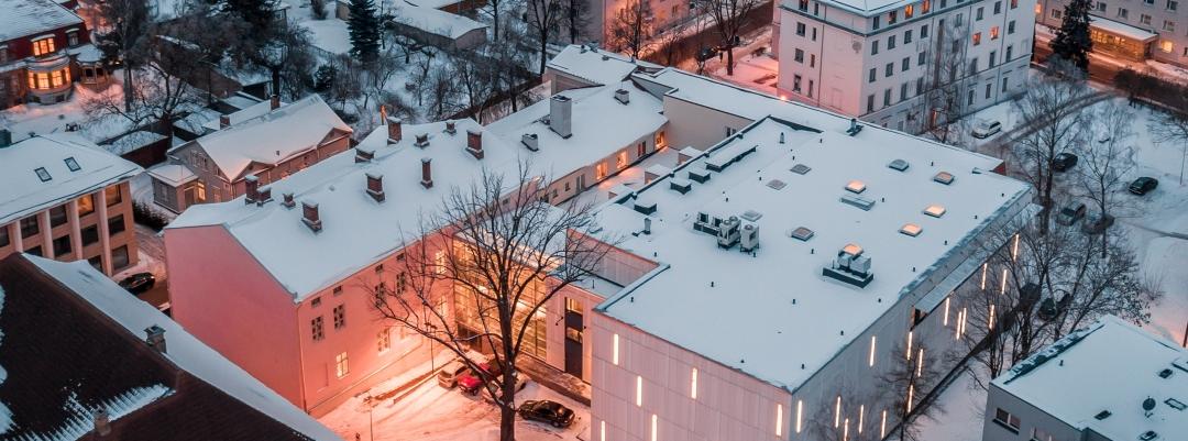 Droonifoto Eesti Kirjandusmuuseumist talvel