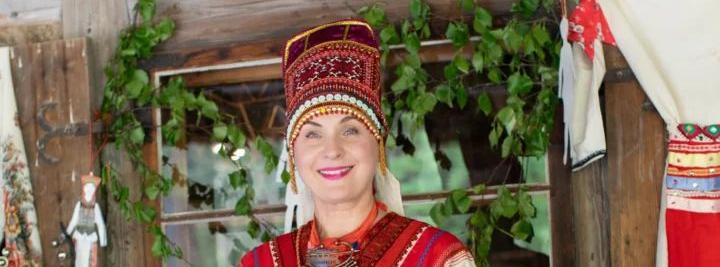 Natalia Ermakov rahvarõivais
