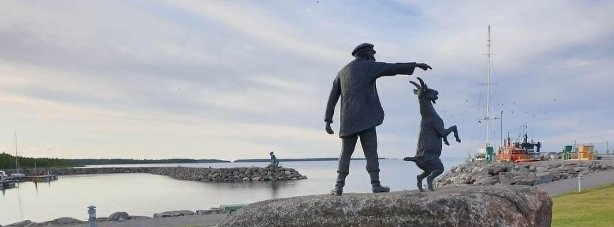 skulptuur "Vanamees kitsega"