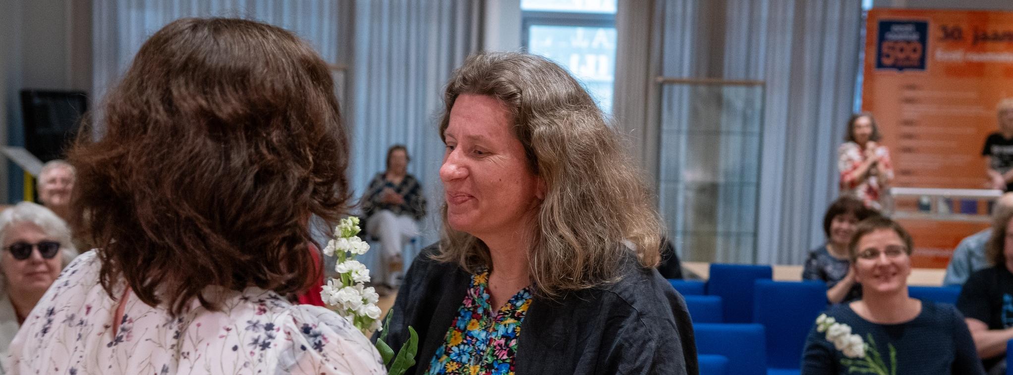 Liina Saarlo 2025 aasta preemia väljakuulutamisel
