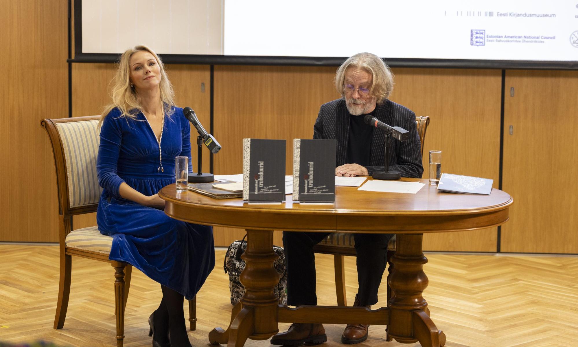 Kristiina Ehin ja Margus Kasterpalu lugemas Ivaski- Underi kirju