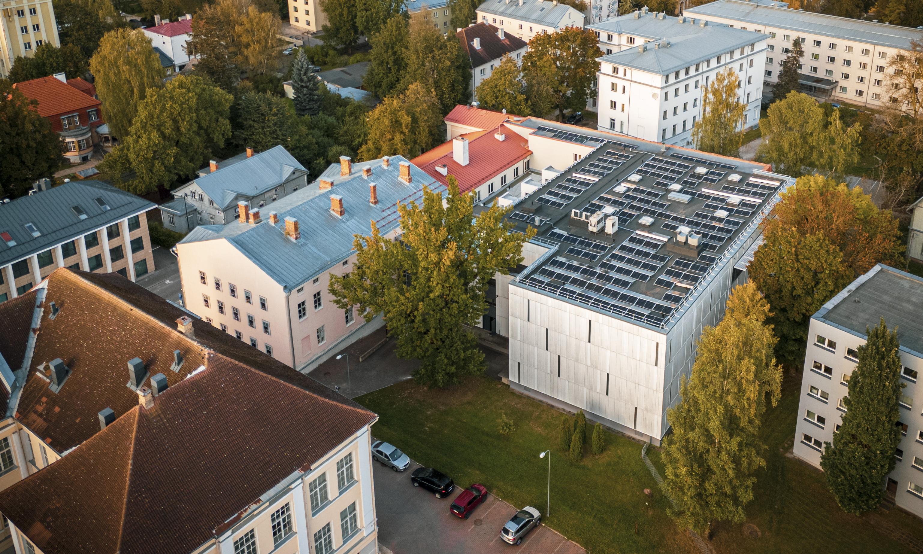 Droonivaade EKM hoonele 2025 sügisel