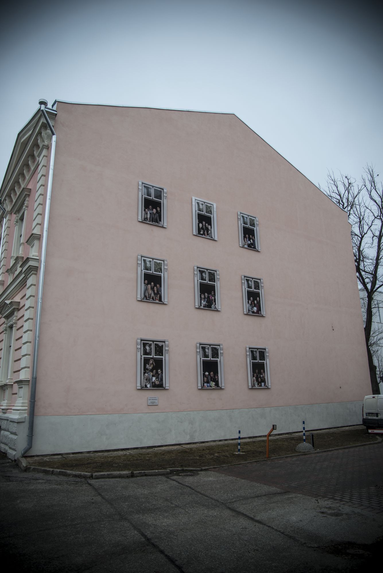 Eesti Kirjandusmuuseumi küljeseina näitus